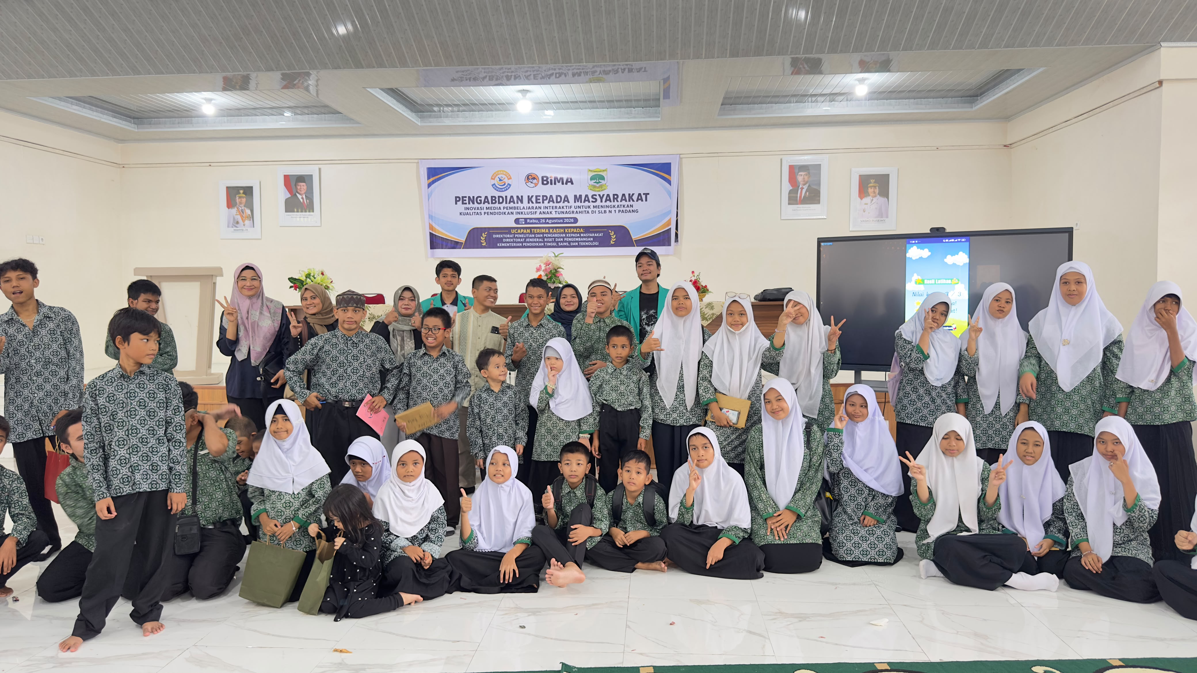 Universitas Dharma Andalas Implementasikan Aplikasi SoBat untuk Mendukung Pendidikan Inklusif di SLB Negeri 1 Padang