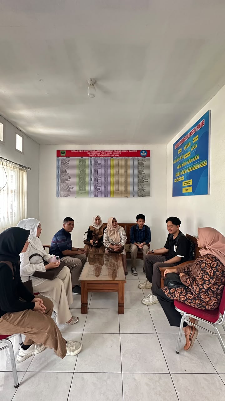 Galeri Kolaborasi Program Studi Sistem Informasi dan Ilmu Komunikasi Universitas Dharma Andalas Hadirkan SoBat untuk Mendukung Pembelajaran Inklusif di SLB Negeri 1 Padang